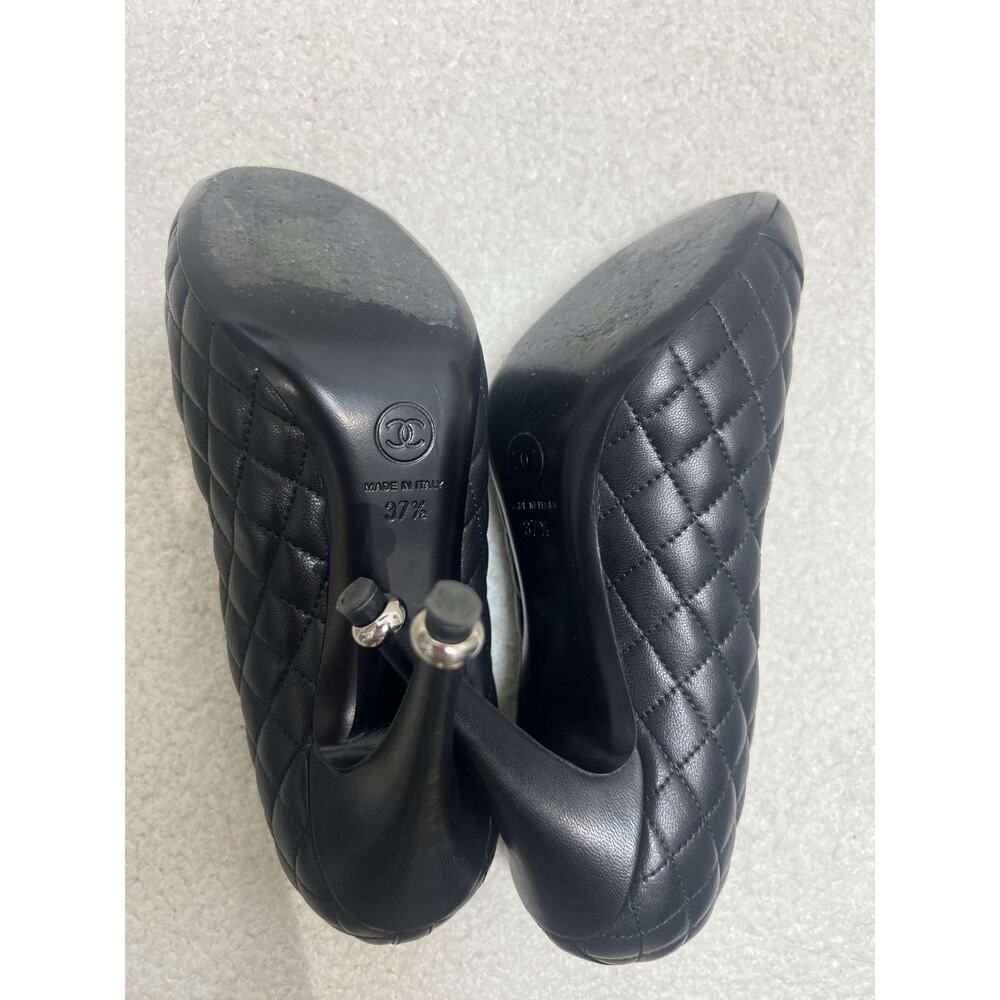 Chanel Women's Black Quilted Leather Pumps Size 37.5 - Made in Italy - Picture 3 of 4